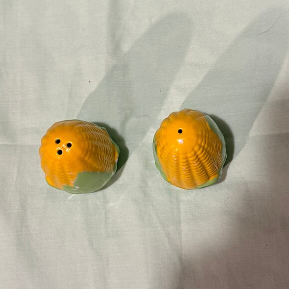 Vintage corn on the cob salt & pepper shakers. Hand painted.
Cute at your BBQ - Picture 6 of 6